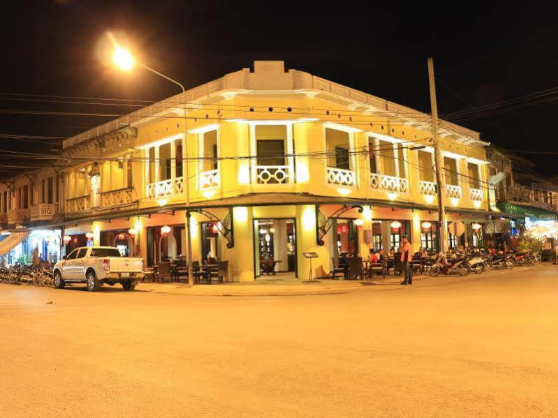 Inthira Thakhek Hotel Exterior photo