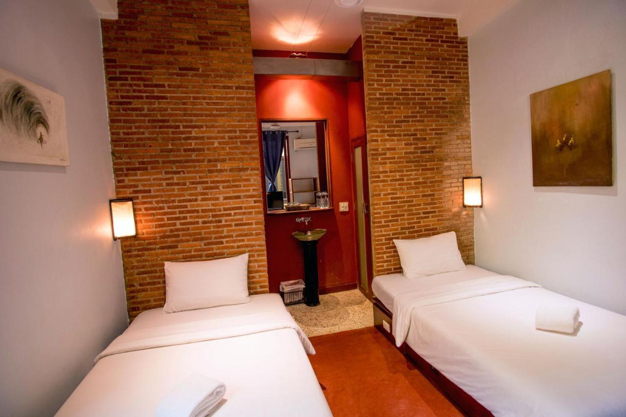 Inthira Thakhek Hotel Exterior photo