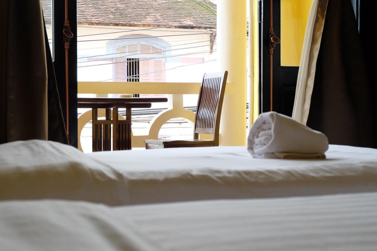 Inthira Thakhek Hotel Exterior photo