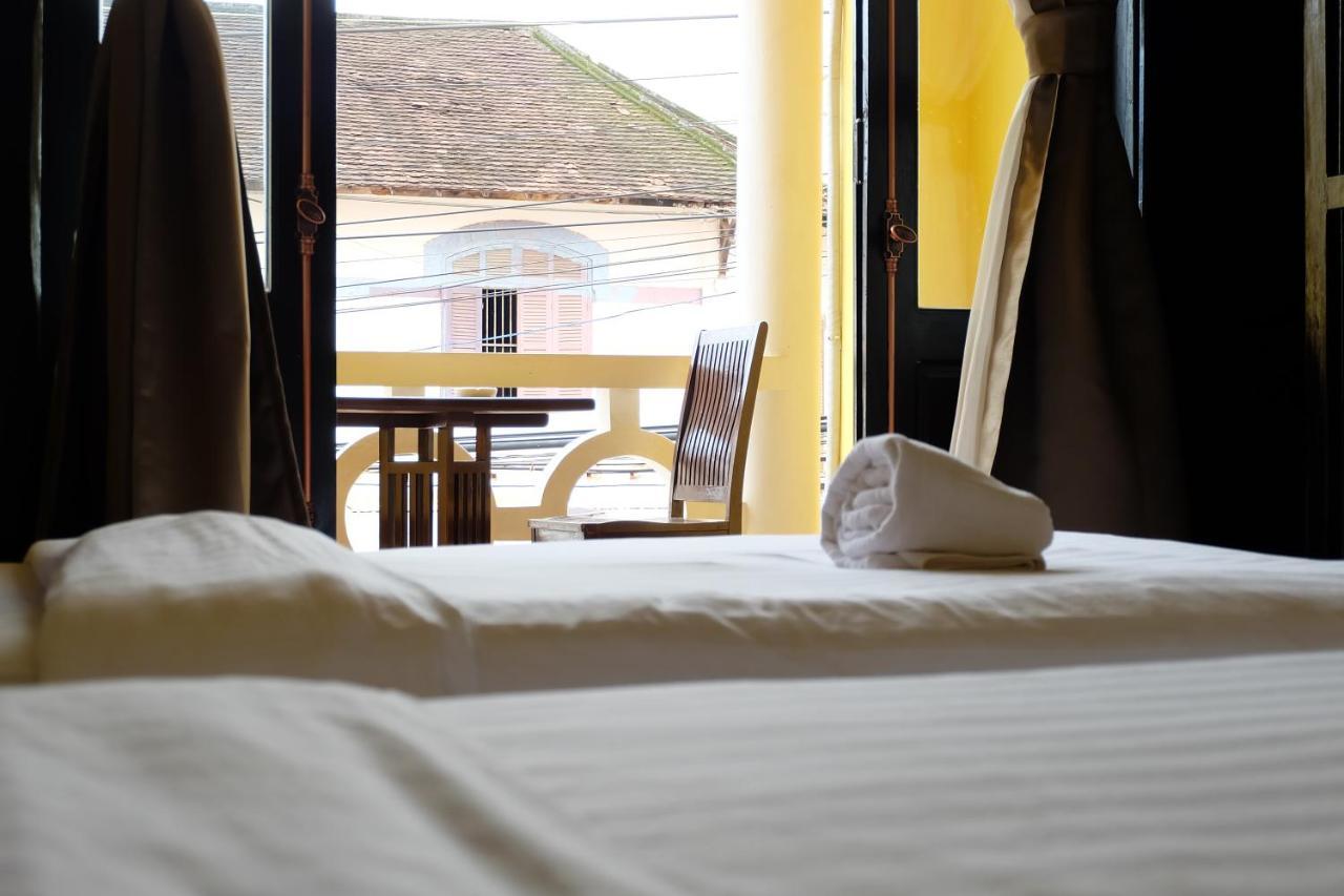 Inthira Thakhek Hotel Exterior photo