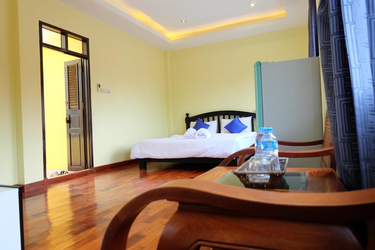 Inthira Thakhek Hotel Exterior photo